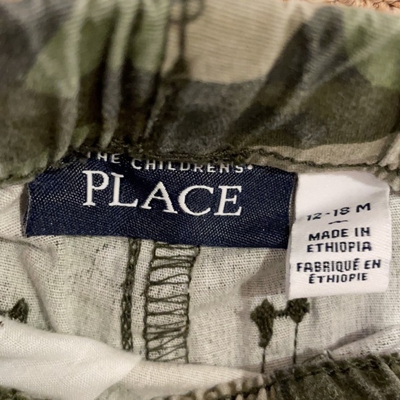 Children’s Place camo pants - size 12-18m - Picture 3 of 3